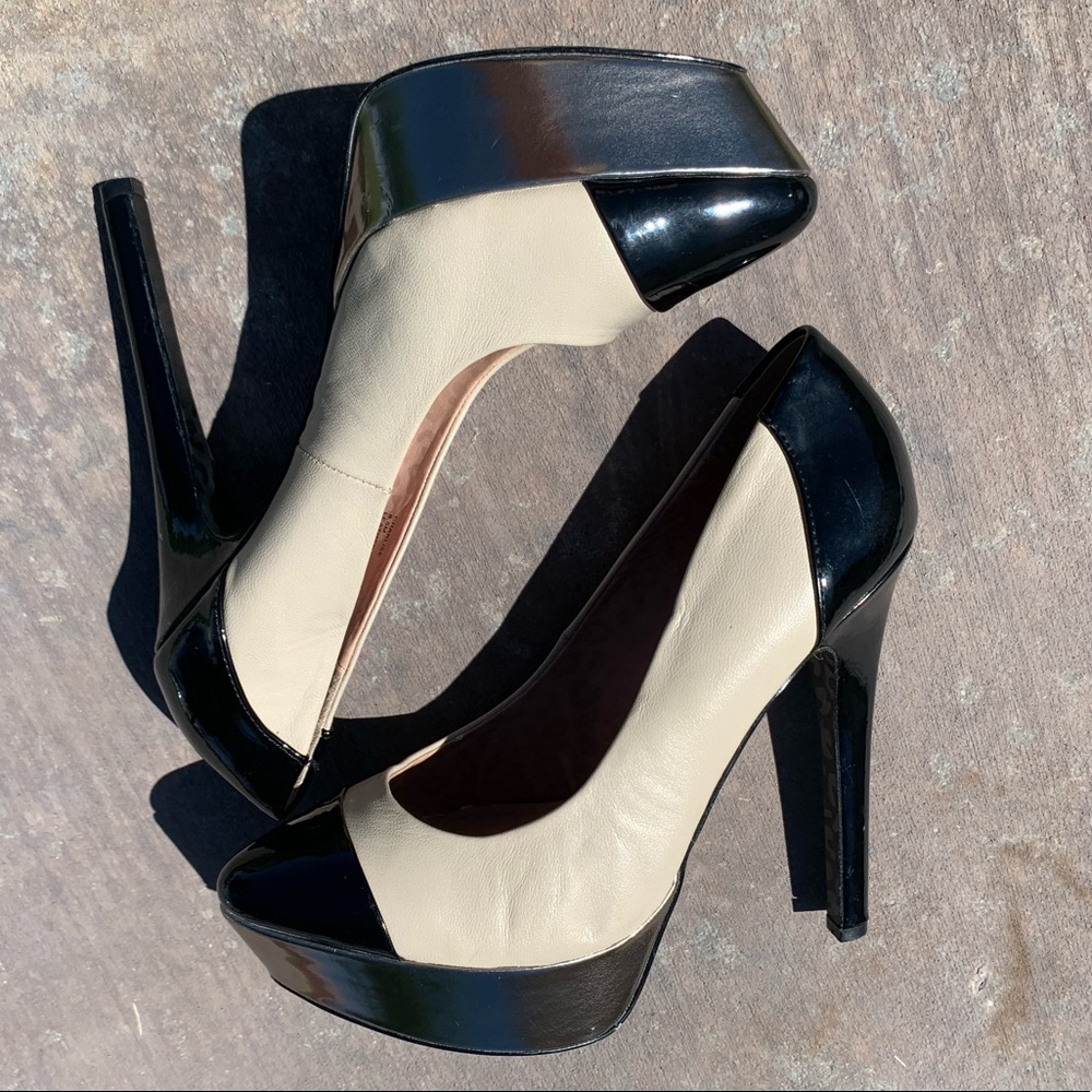 ❌SOLD❌Betsy Johnson Charlise Platform Pump 8.5 - Picture 2 of 8